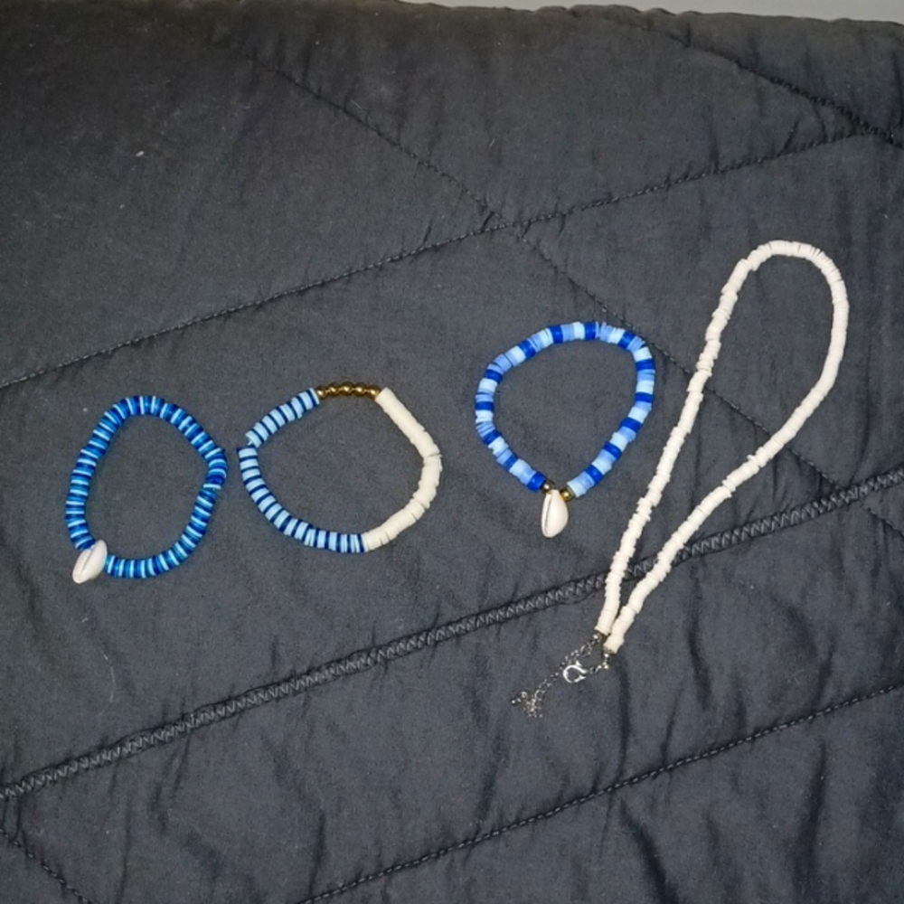 4p beachy handmade bracelet set